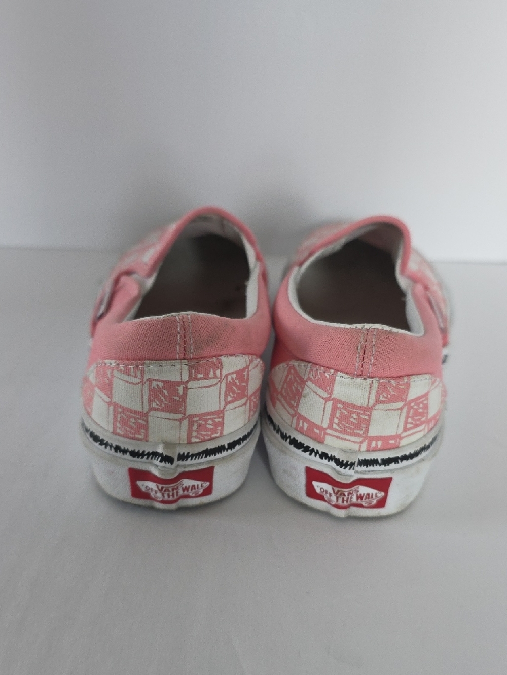 VANS OFF THE WALL Size (5) Pink Checkerboard Classic Slip-On Shoe - Picture 3 of 11